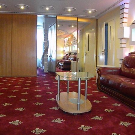 Gloria Mini-Hotel Kişinev Dış mekan fotoğraf