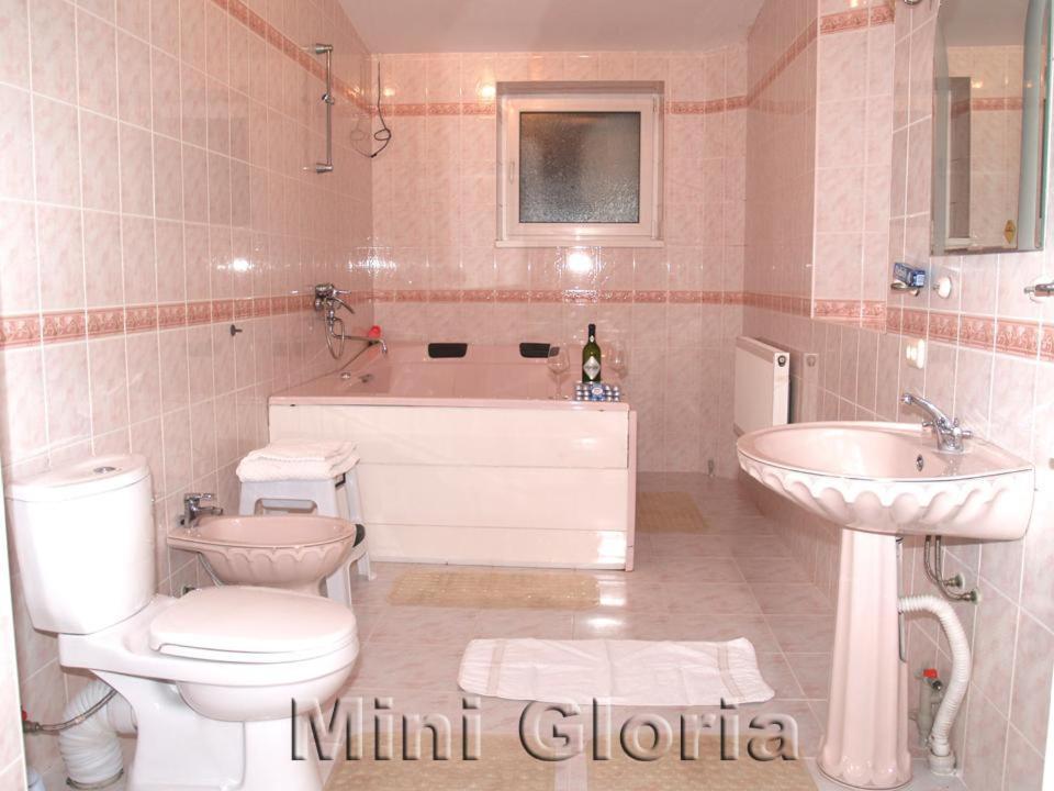 Gloria Mini-Hotel Kişinev Dış mekan fotoğraf
